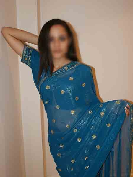 kirti-house-wife-escorts-in-delhi