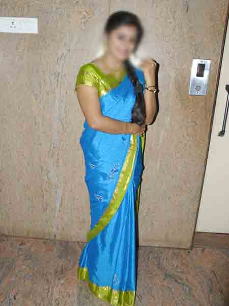rekha-house-wife-escorts-service-in-delhi