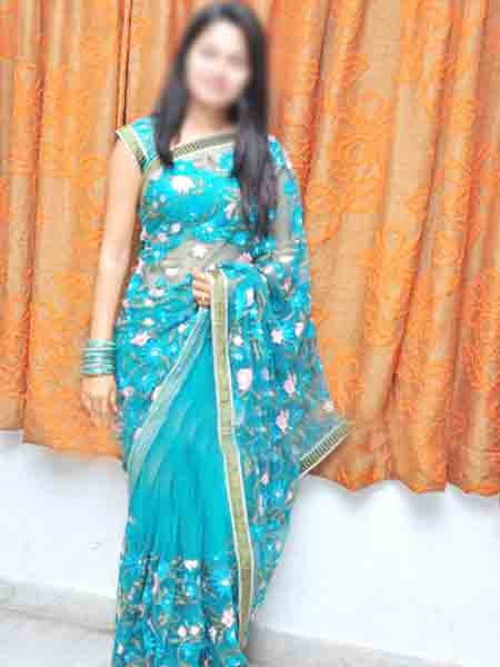 rekha-house-wife-escorts-in-delhi